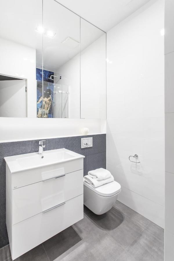 Lion Apartments - Naviflat Brabank Premium Apartment With Parking Gdansk Exterior photo